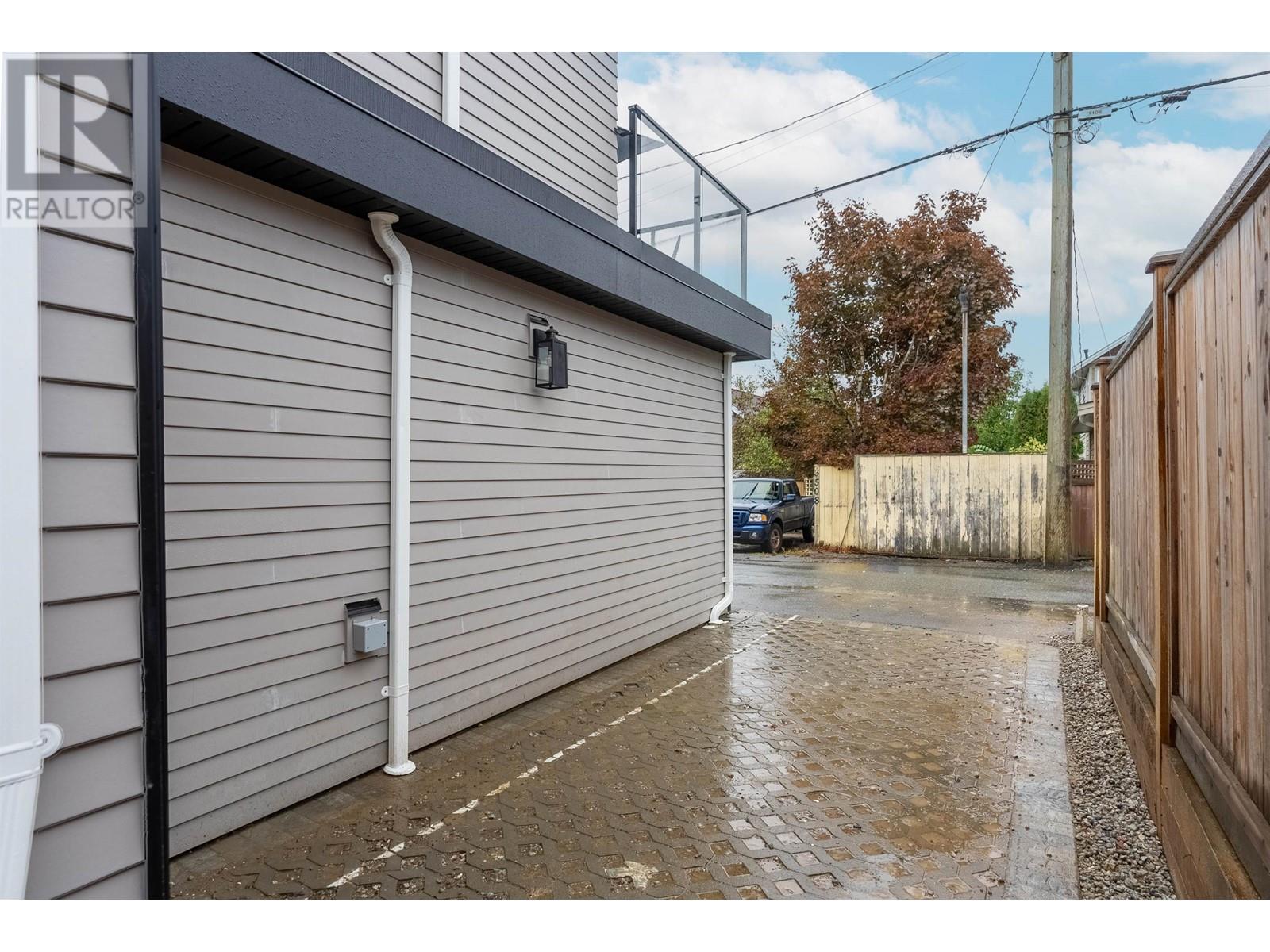 Listing Picture 4 of 36 : 3513 TRIUMPH STREET, Vancouver / 溫哥華 - 魯藝地產 Yvonne Lu Group - MLS Medallion Club Member