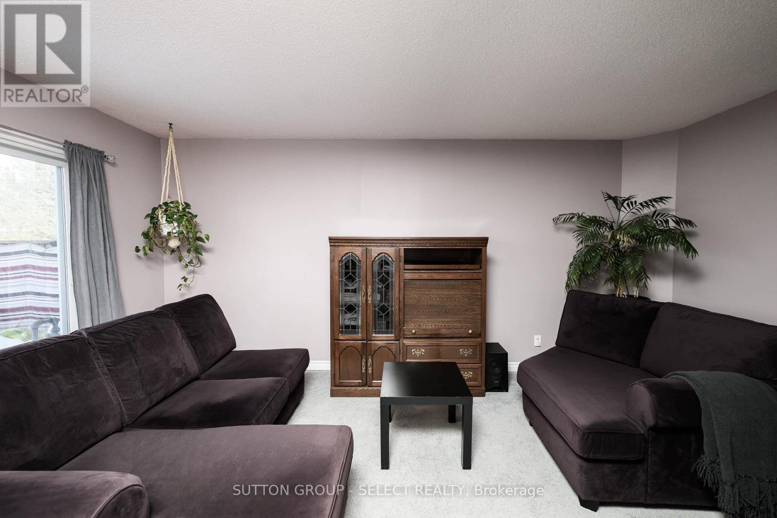 Property at 193 DEVERON CRESCENT image 3