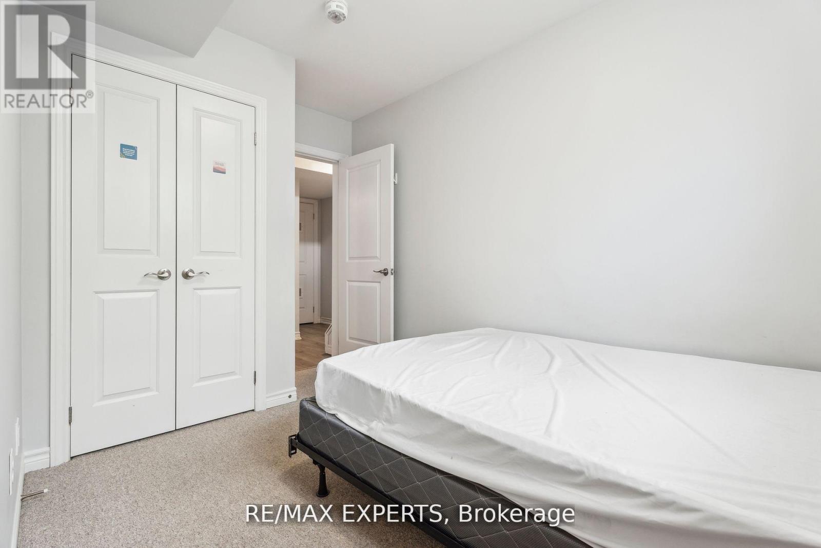 13 - 246 Penetanguishene Road, Barrie (400 East), Ontario  L4M 7C2 - Photo 32 - S12004018
