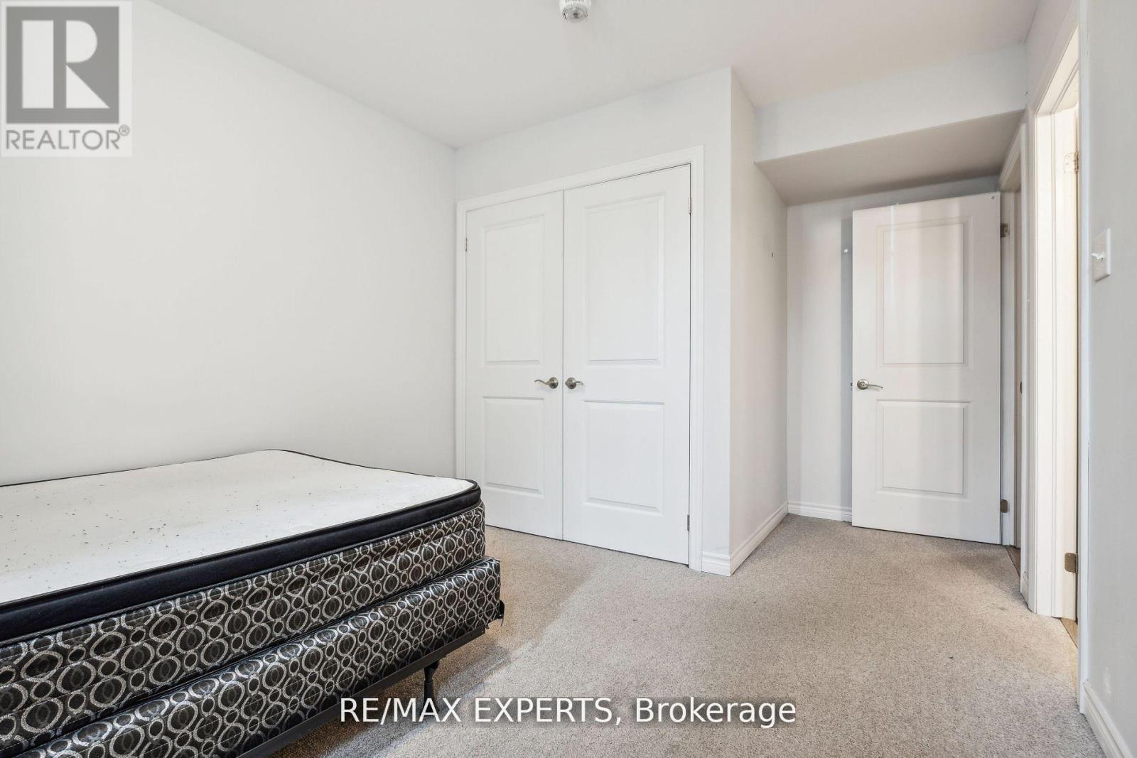 13 - 246 Penetanguishene Road, Barrie (400 East), Ontario  L4M 7C2 - Photo 35 - S12004018