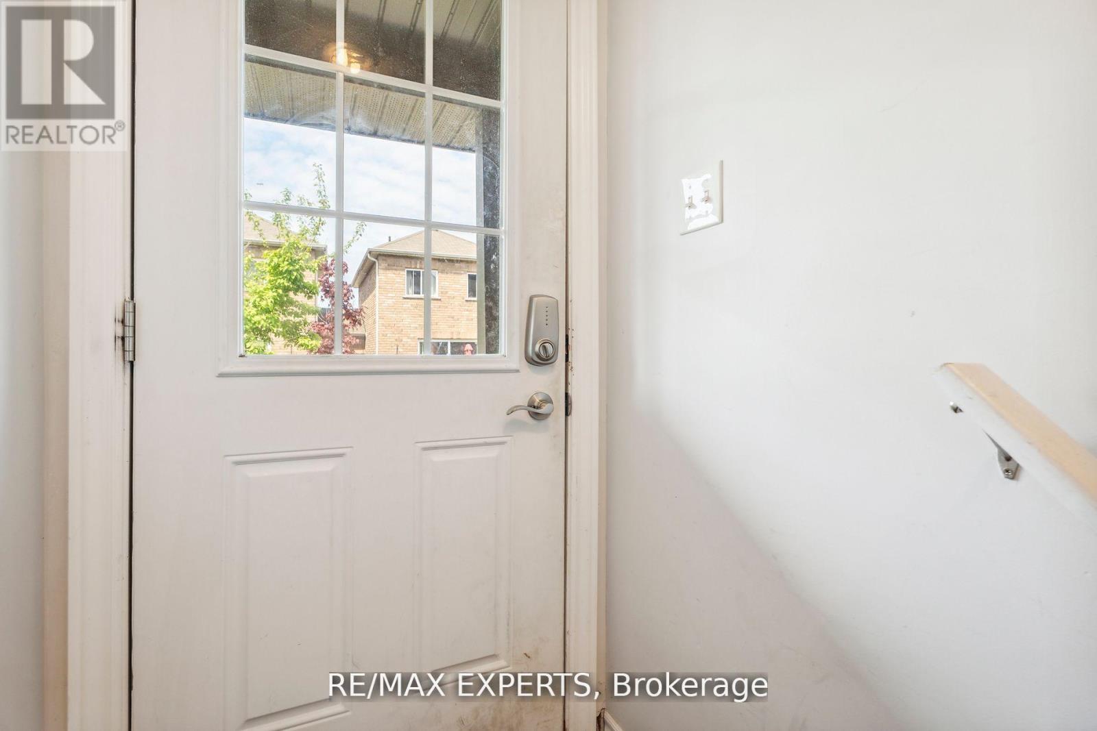 13 - 246 Penetanguishene Road, Barrie (400 East), Ontario  L4M 7C2 - Photo 8 - S12004018