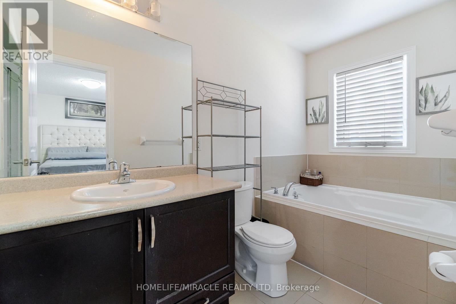 46 Swanton Road, Brampton (Credit Valley), Ontario  L6X 5H5 - Photo 10 - W12003949