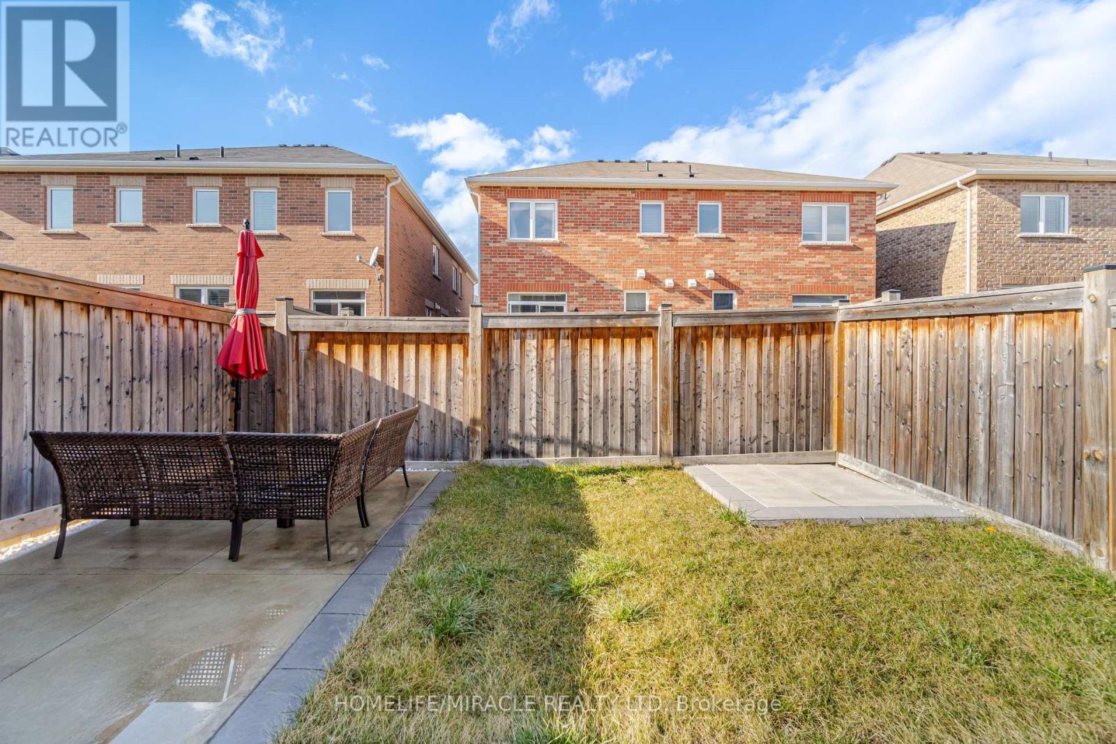 46 Swanton Road, Brampton (Credit Valley), Ontario  L6X 5H5 - Photo 4 - W12003949