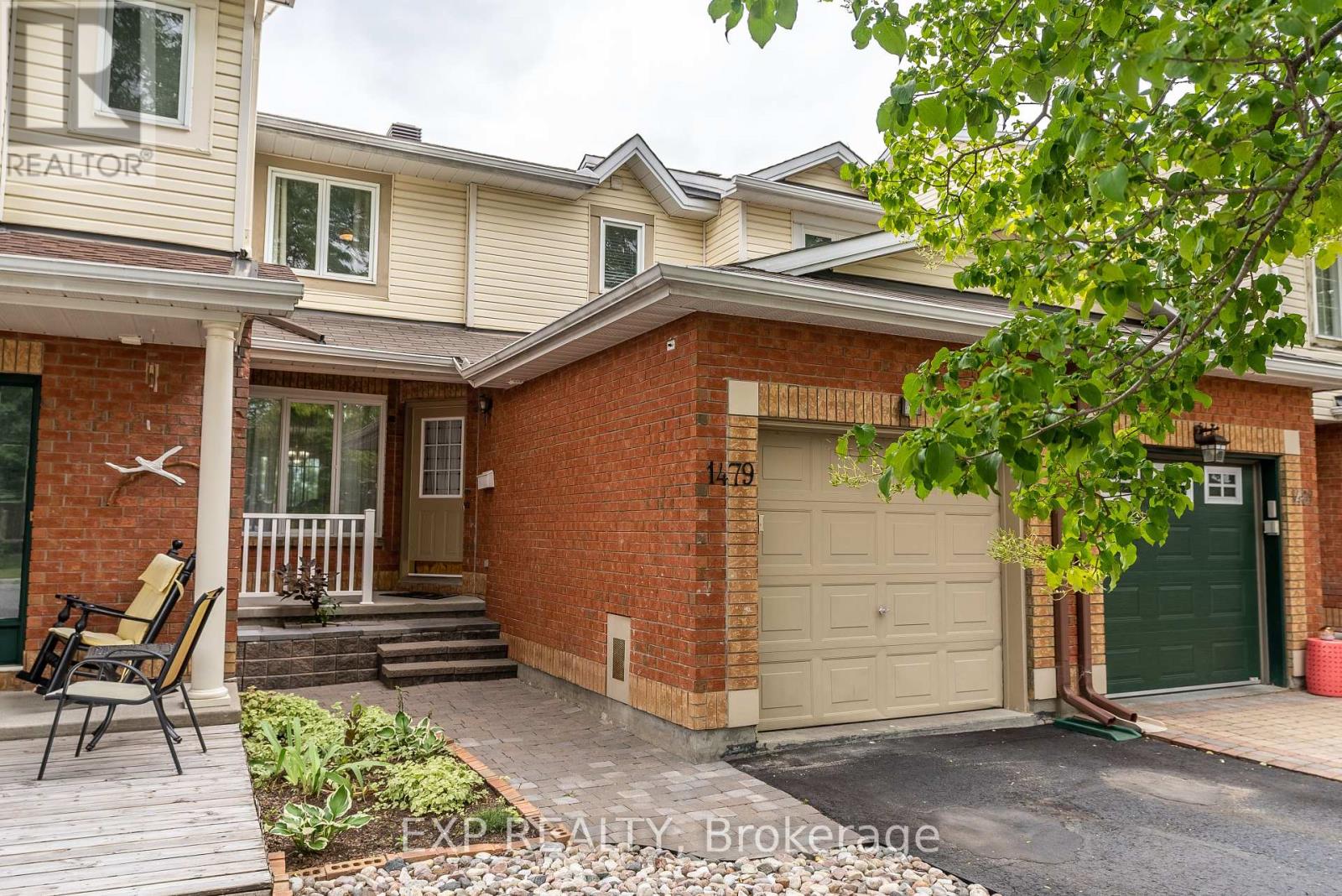 Property at 1479 LYNX CRESCENT image 2