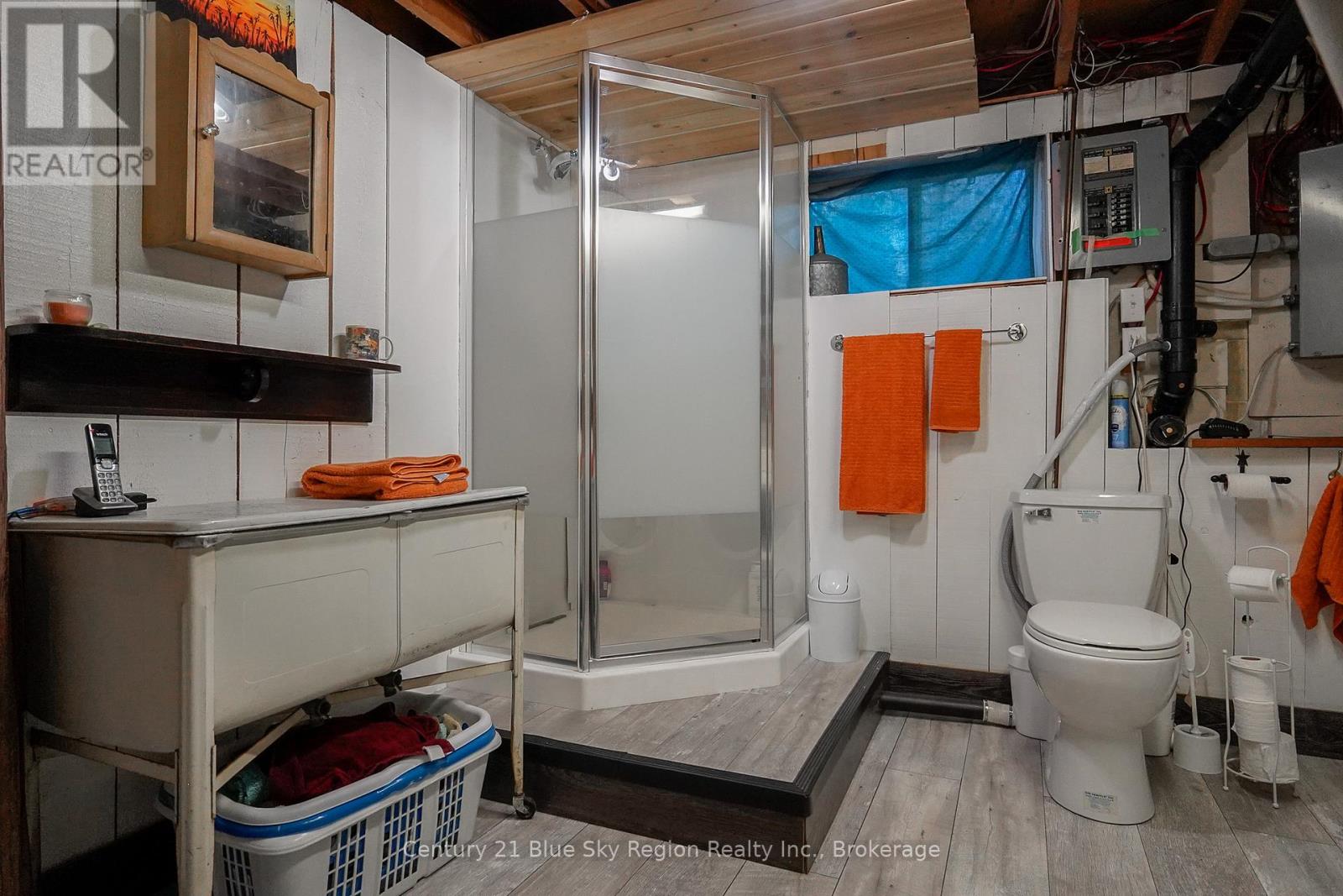 5065 Highway 11 N, Temagami, Ontario  P0H 1H0 - Photo 33 - X12004191