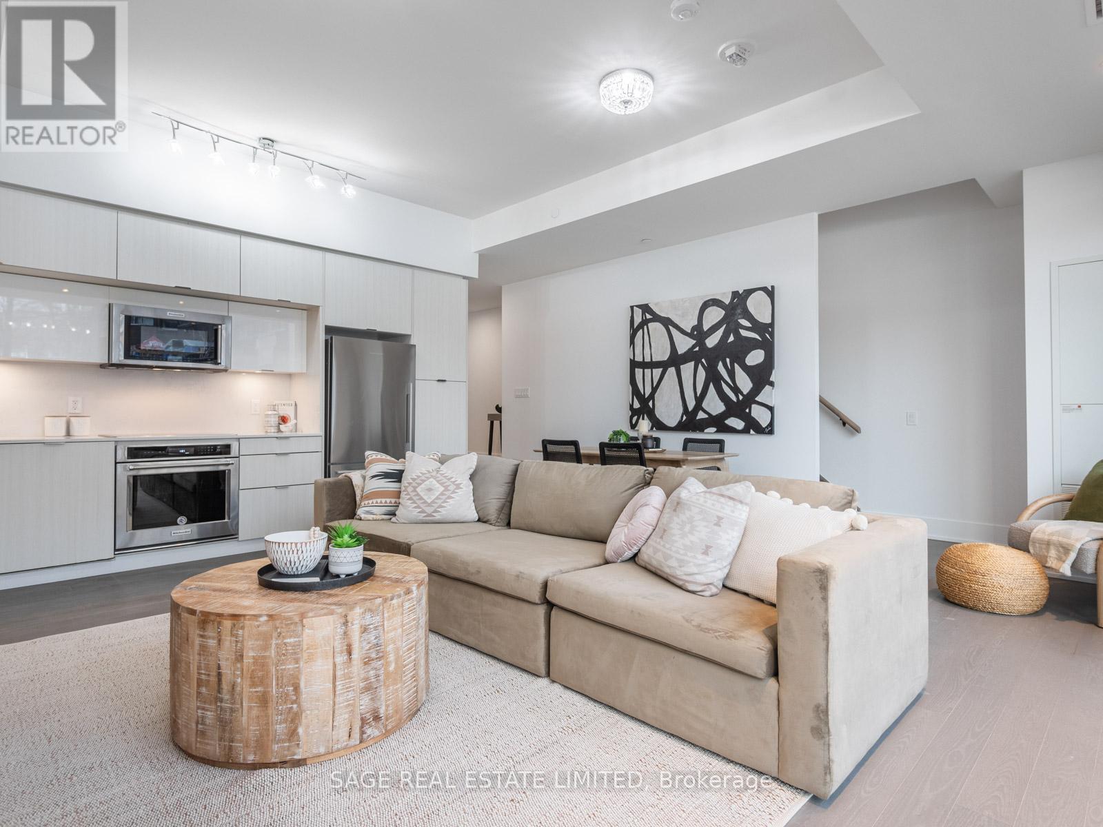 Property at 110 - 80 VANAULEY STREET image 1