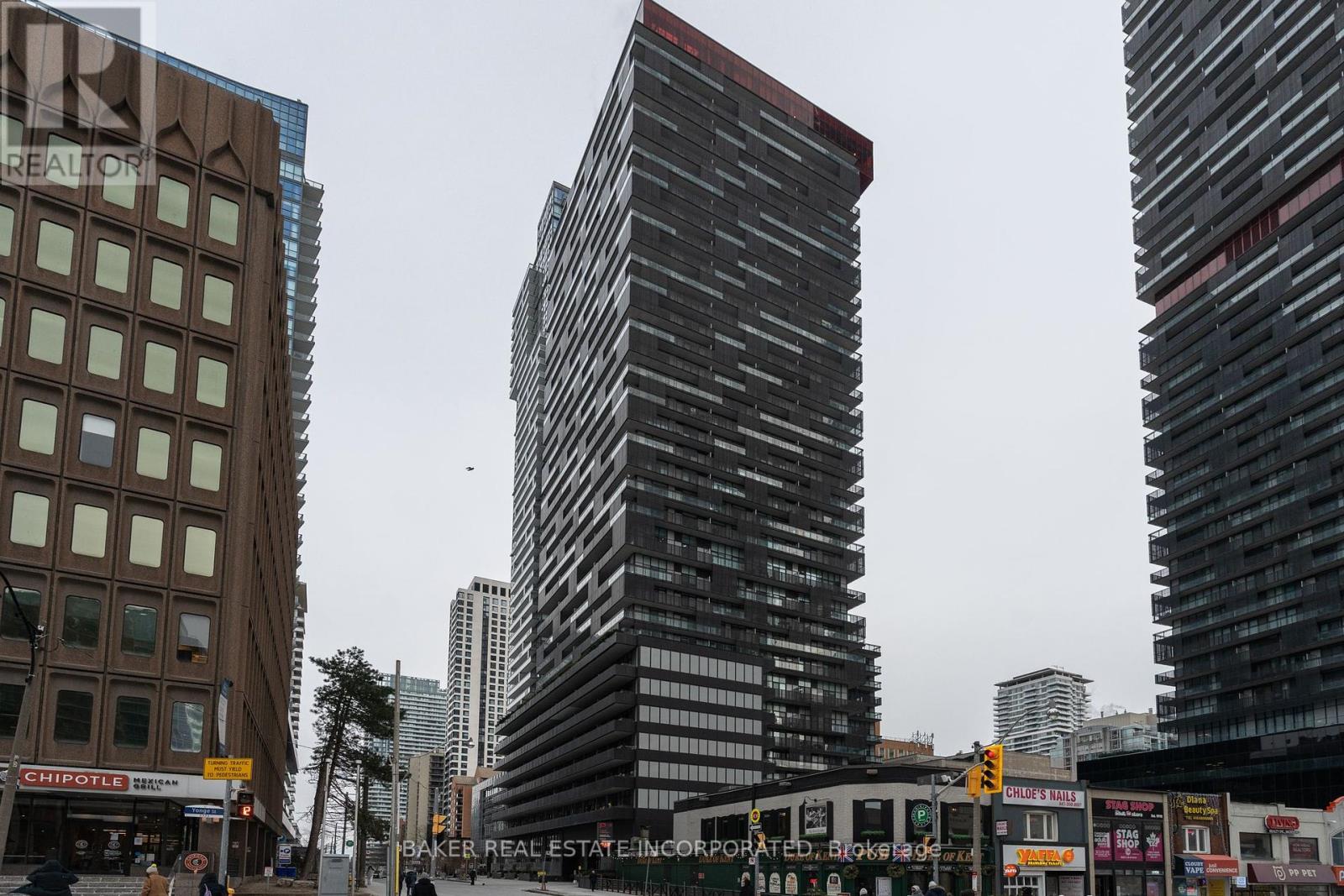 3405 - 15 Roehampton Avenue, Toronto, Ontario  M4P 0C2 - Photo 2 - C12004097
