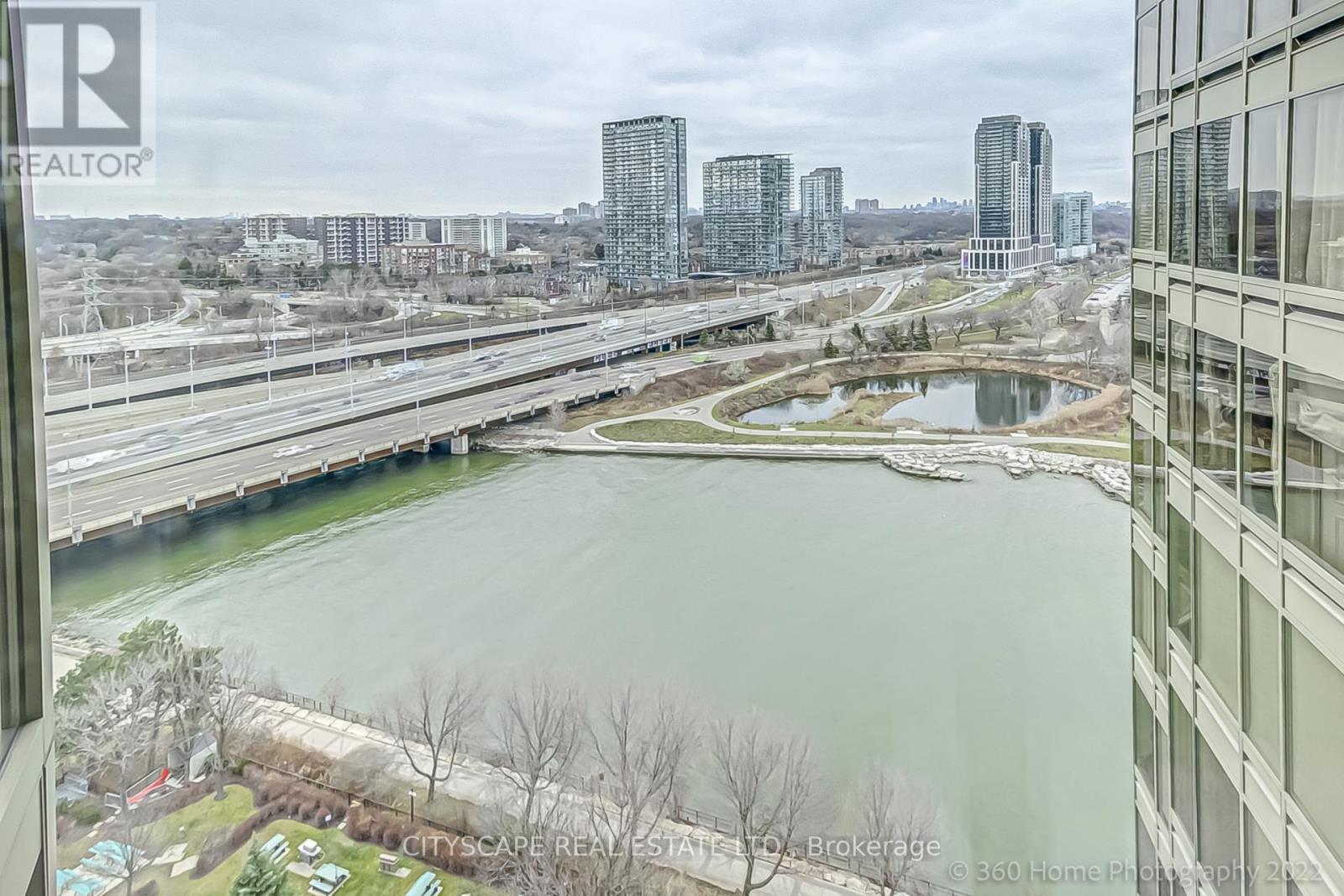 1811 - 1 Palace Pier Court, Toronto (Mimico), Ontario  M8V 3W9 - Photo 13 - W12004220