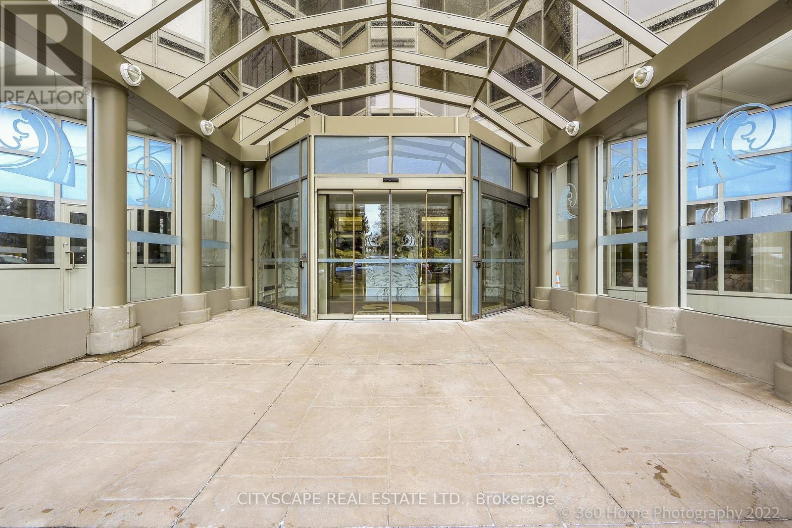 Property at 1811 - 1 PALACE PIER COURT image 2