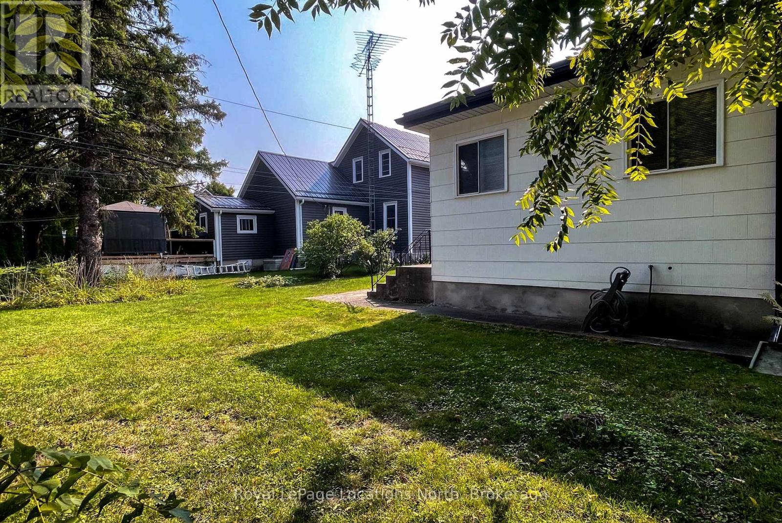 210 Cherry Street, Clearview, Ontario  L0M 1S0 - Photo 7 - S12000537
