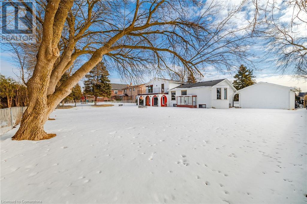 Property at 1711 CAROLYN Road image 4