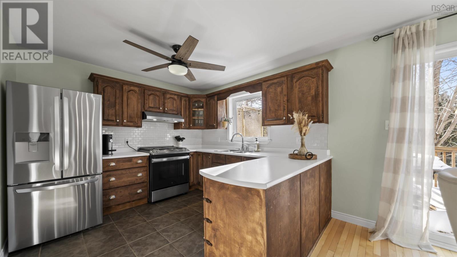 16 Richardson Drive, Bedford, Nova Scotia  B4A 4E6 - Photo 11 - 202503537