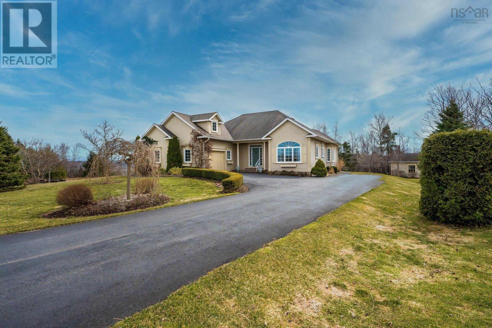 35 Deer Haven Drive, Kentville, Nova Scotia  B4N 0B8 - Photo 2 - 202504288