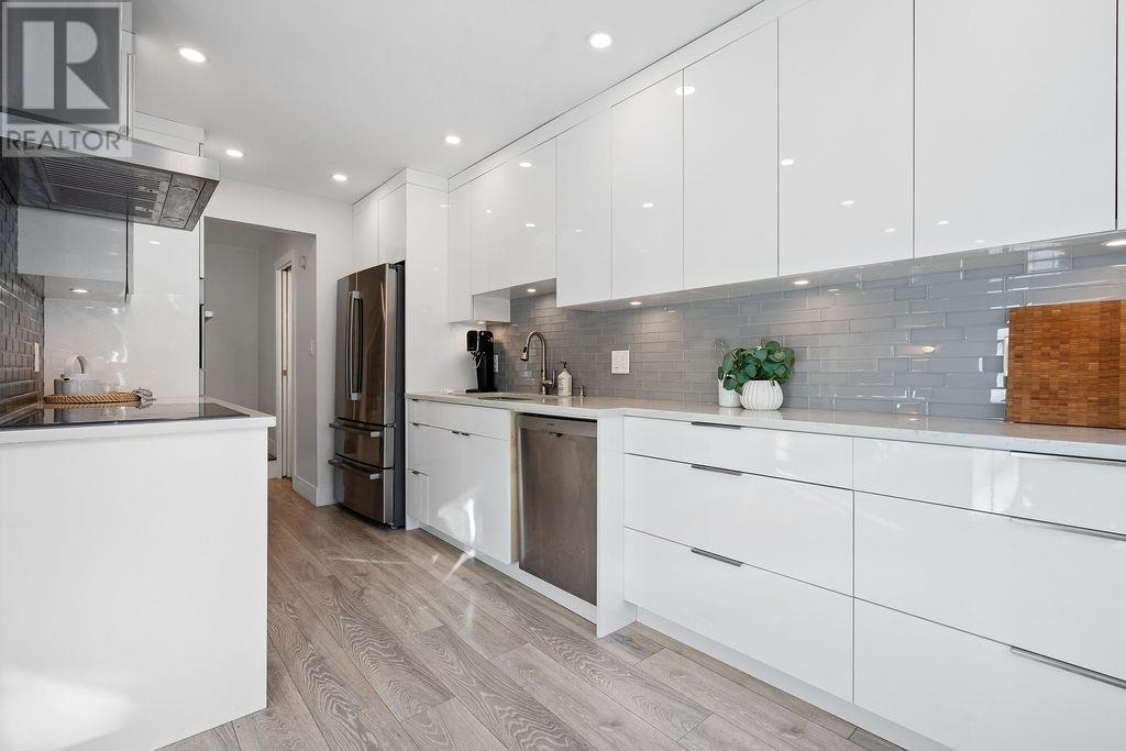 Listing Picture 16 of 40 : 3446 NAIRN AVENUE, Vancouver / 溫哥華 - 魯藝地產 Yvonne Lu Group - MLS Medallion Club Member