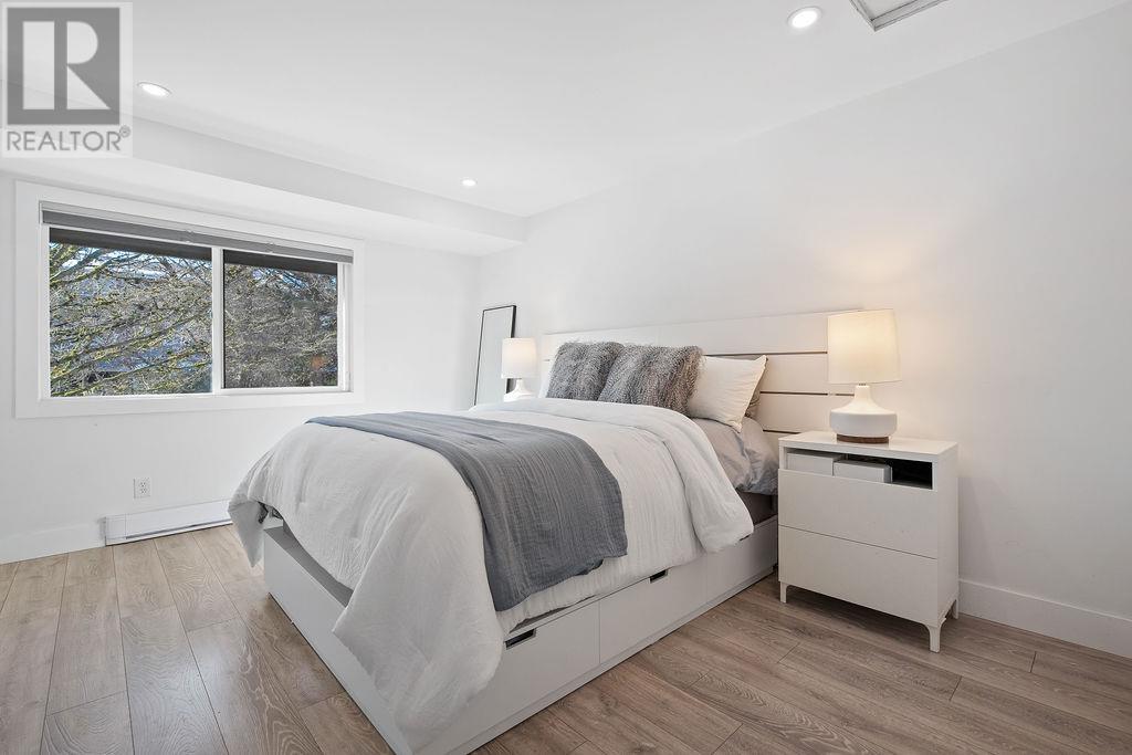 Listing Picture 20 of 40 : 3446 NAIRN AVENUE, Vancouver / 溫哥華 - 魯藝地產 Yvonne Lu Group - MLS Medallion Club Member