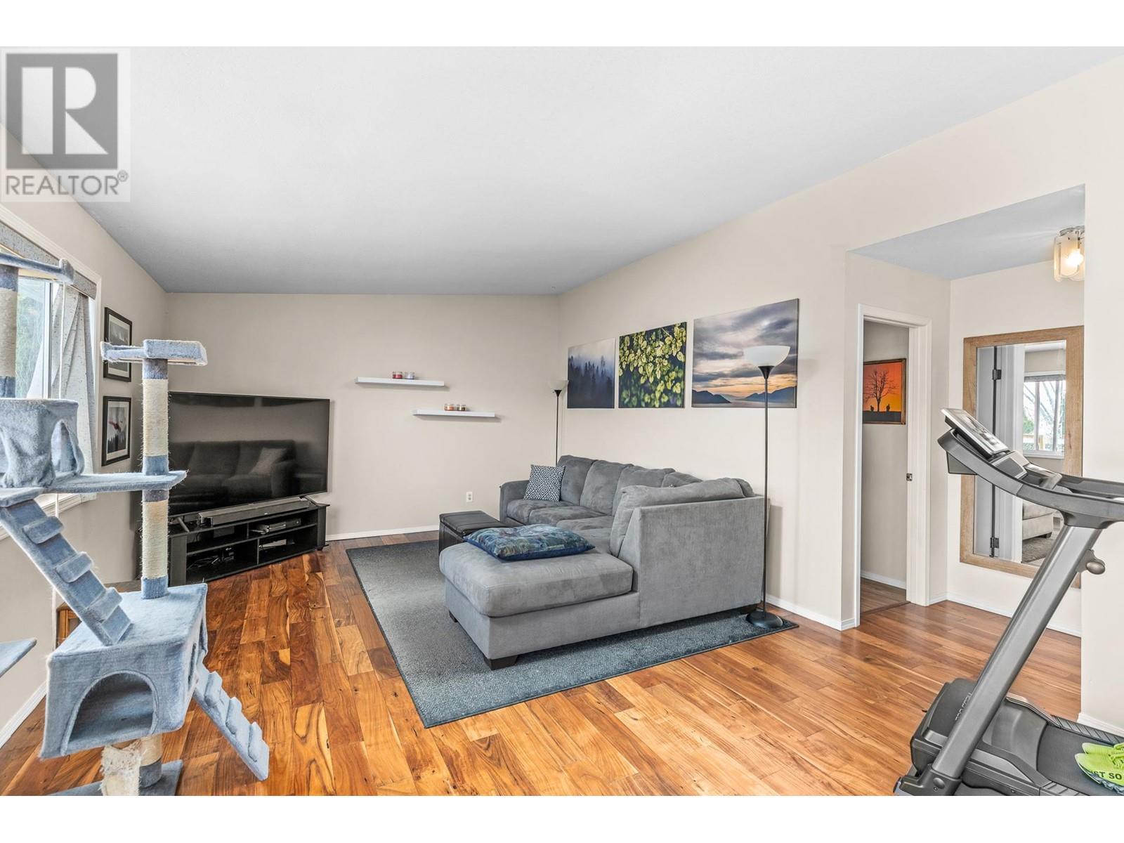 Property at 2125 Shamrock Drive image 5
