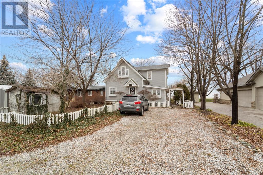 Property at 345 ISLAND CRESCENT image 2