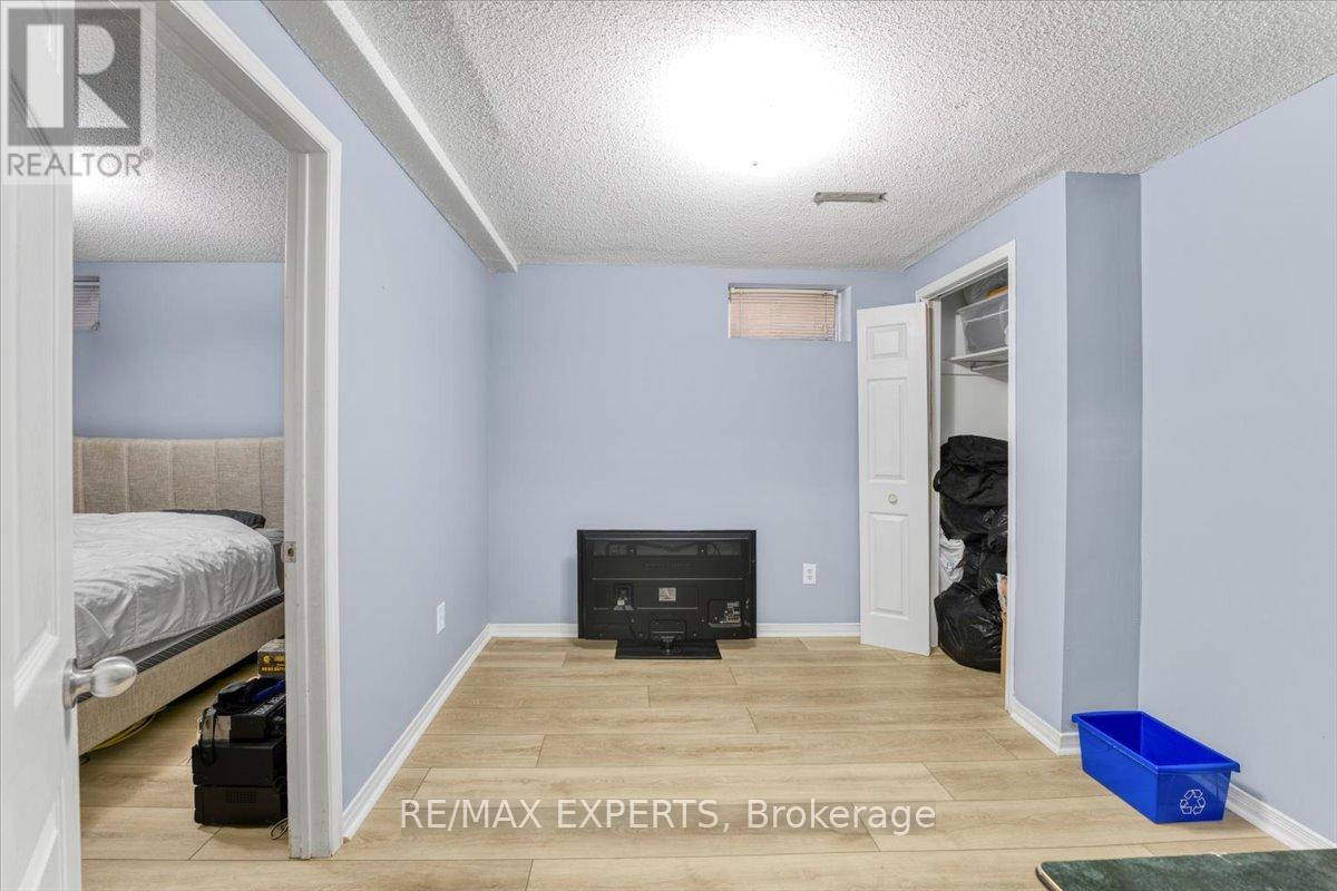 15 Woodlot Crescent, Toronto, Ontario  M9W 6T2 - Photo 45 - W12004291