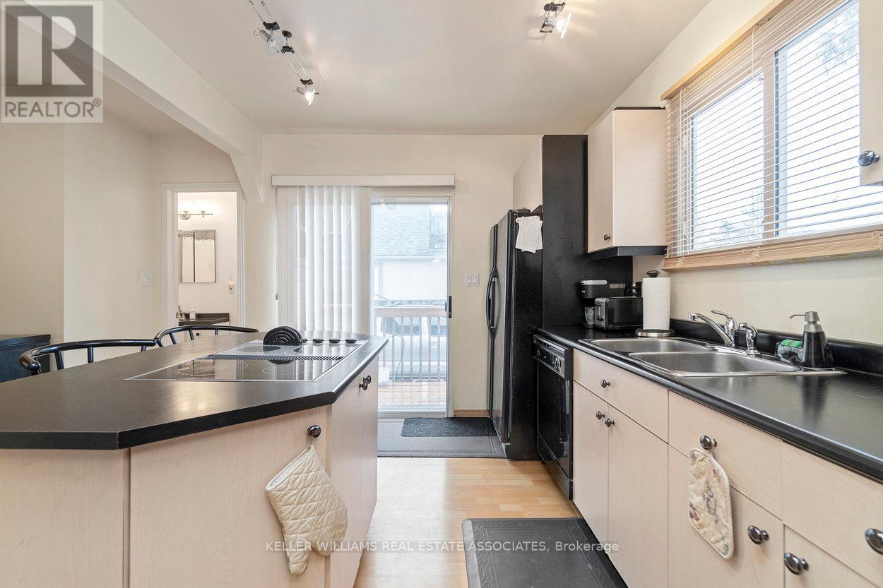 64 Eaglewood Boulevard, Mississauga, Ontario  L5G 1V4 - Photo 16 - W12004346