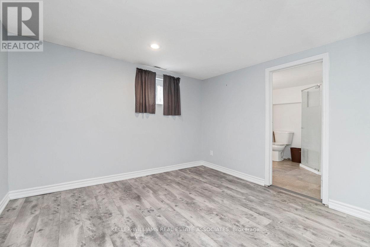 64 Eaglewood Boulevard, Mississauga, Ontario  L5G 1V4 - Photo 27 - W12004346