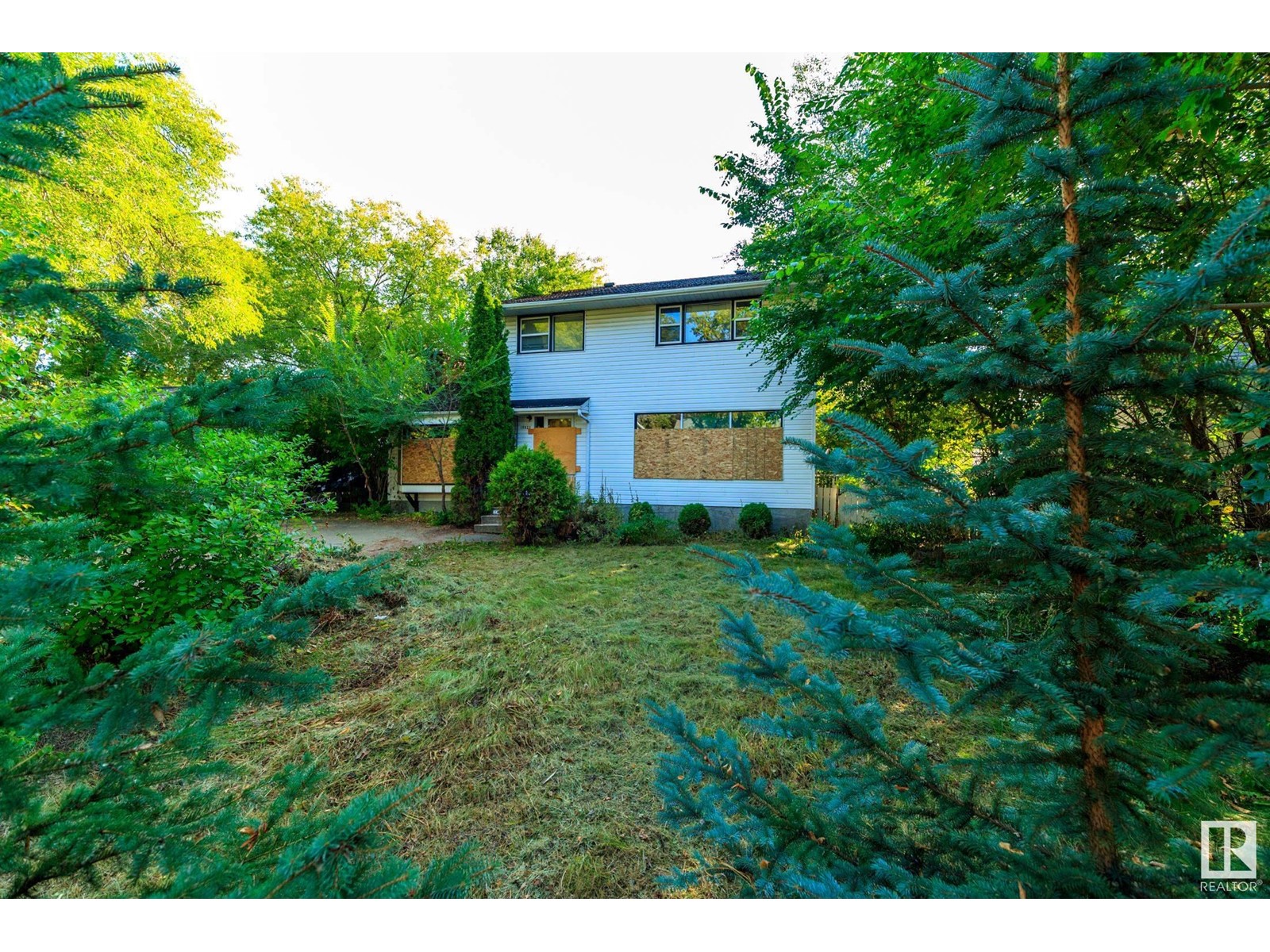 Property at 10819 138 ST NW image 2