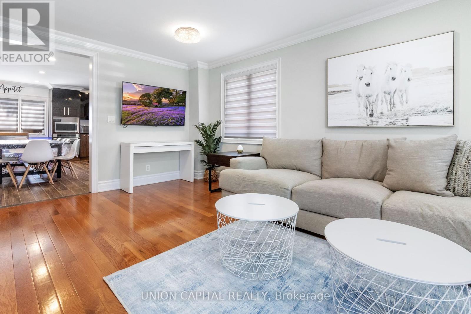 Property at 186 LINCOLN ROAD W image 2