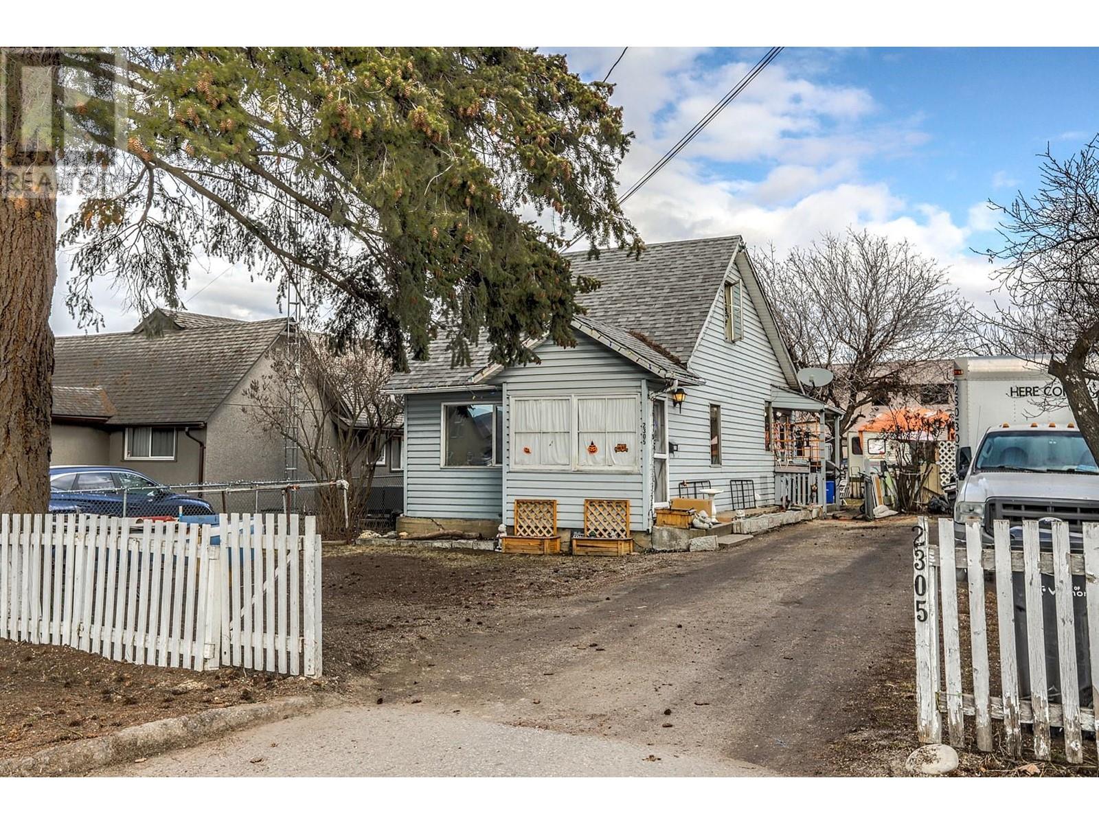 2305 45 Avenue, Vernon, British Columbia  V1T 3N1 - Photo 1 - 10337342