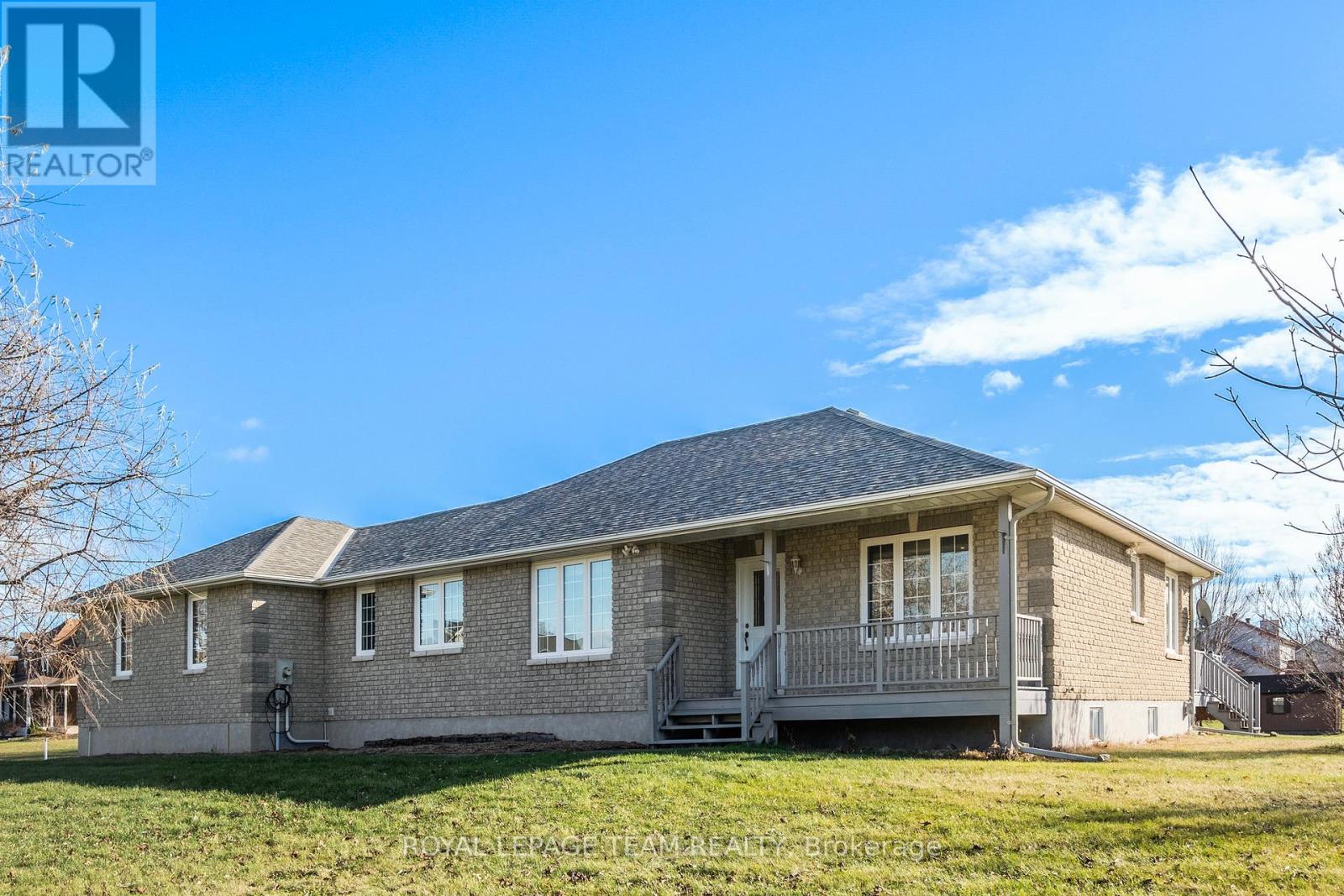 14 Garrison Drive, North Grenville, Ontario  K0G 1J0 - Photo 2 - X12004414