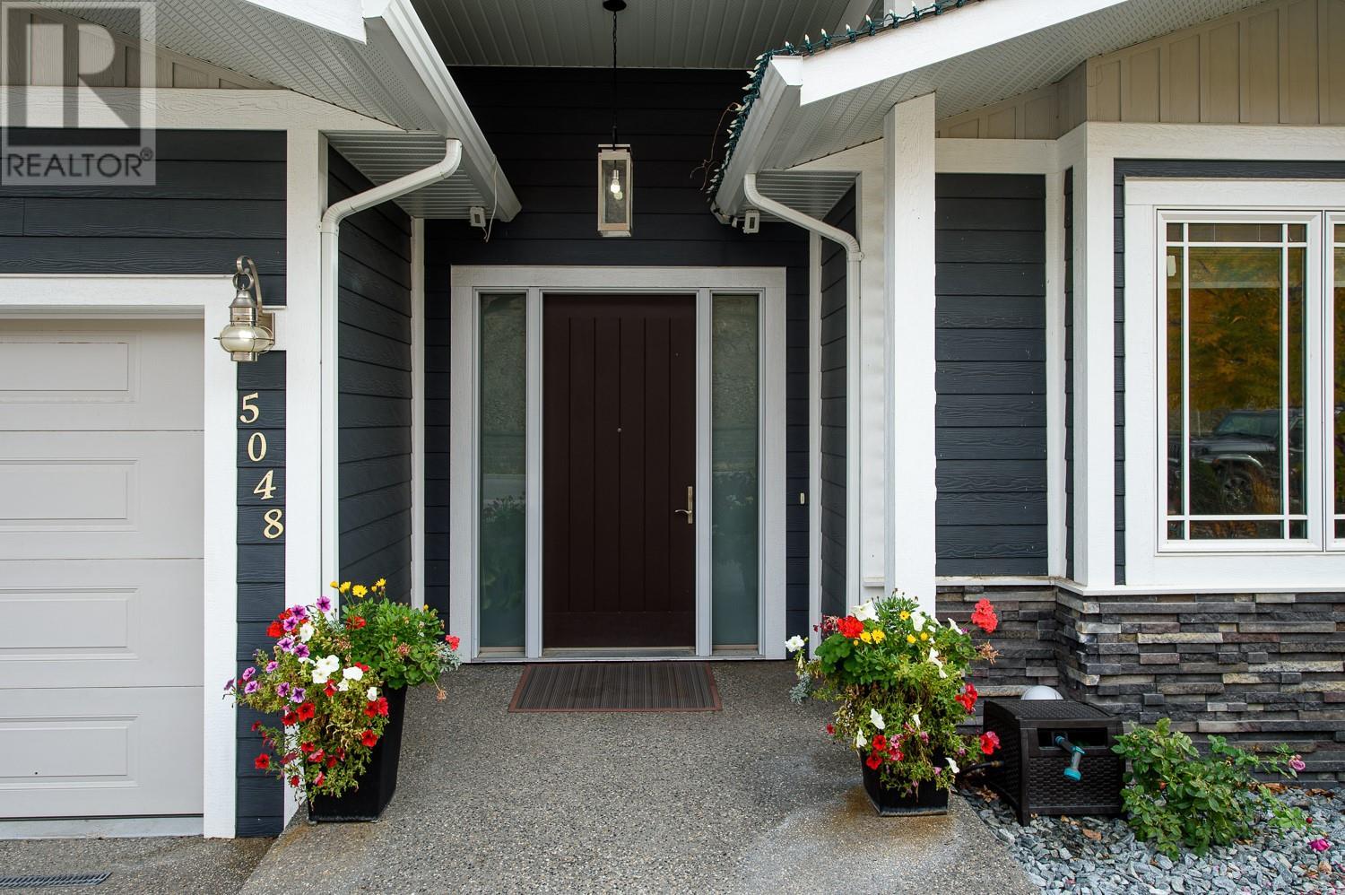 5048 Turtle Pond Place, Vernon, British Columbia  V1T 9Y5 - Photo 4 - 10334568