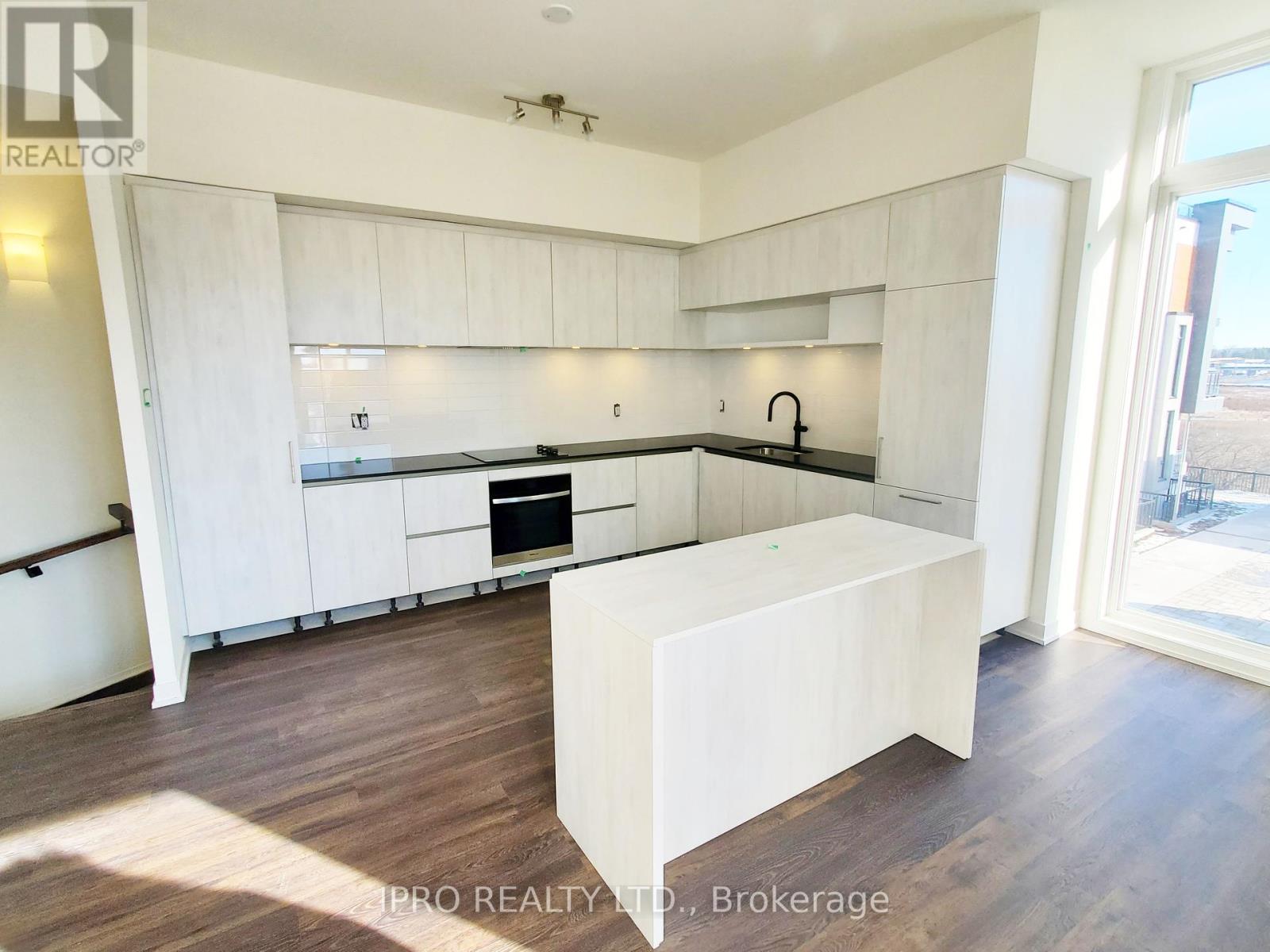 1414 - 15 David Eyer Road, Richmond Hill, Ontario  L4S 0N2 - Photo 4 - N12004418