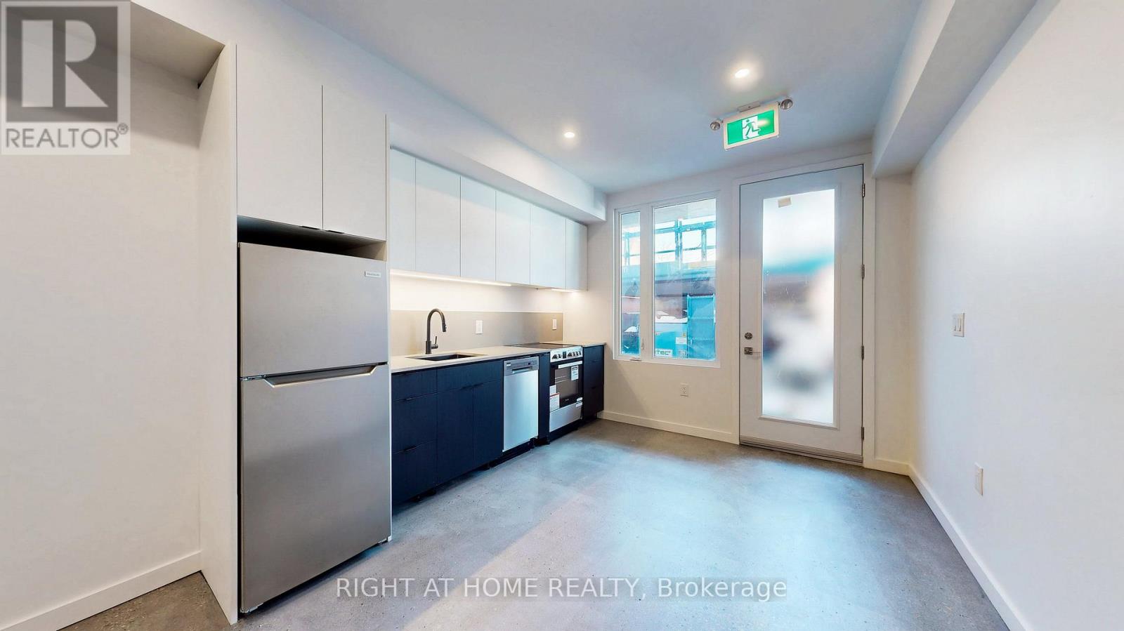 Unit 2 - 3122 Dundas Street W, Toronto (Junction Area), Ontario  M6P 2A1 - Photo 3 - W12004377