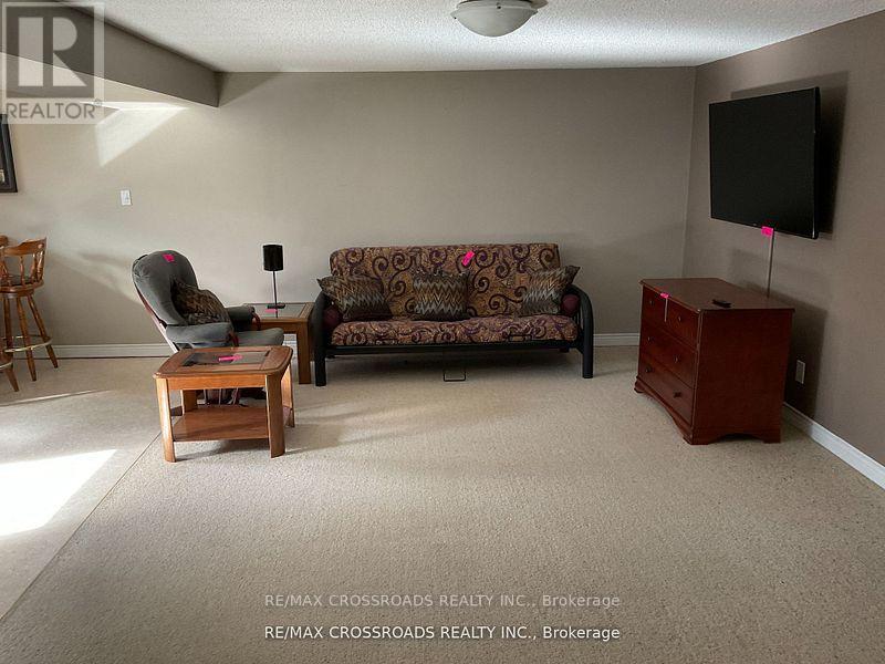 35 Blackforest Drive, Richmond Hill, Ontario  L4E 2N8 - Photo 17 - N12004296