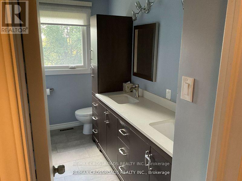 35 Blackforest Drive, Richmond Hill, Ontario  L4E 2N8 - Photo 8 - N12004296