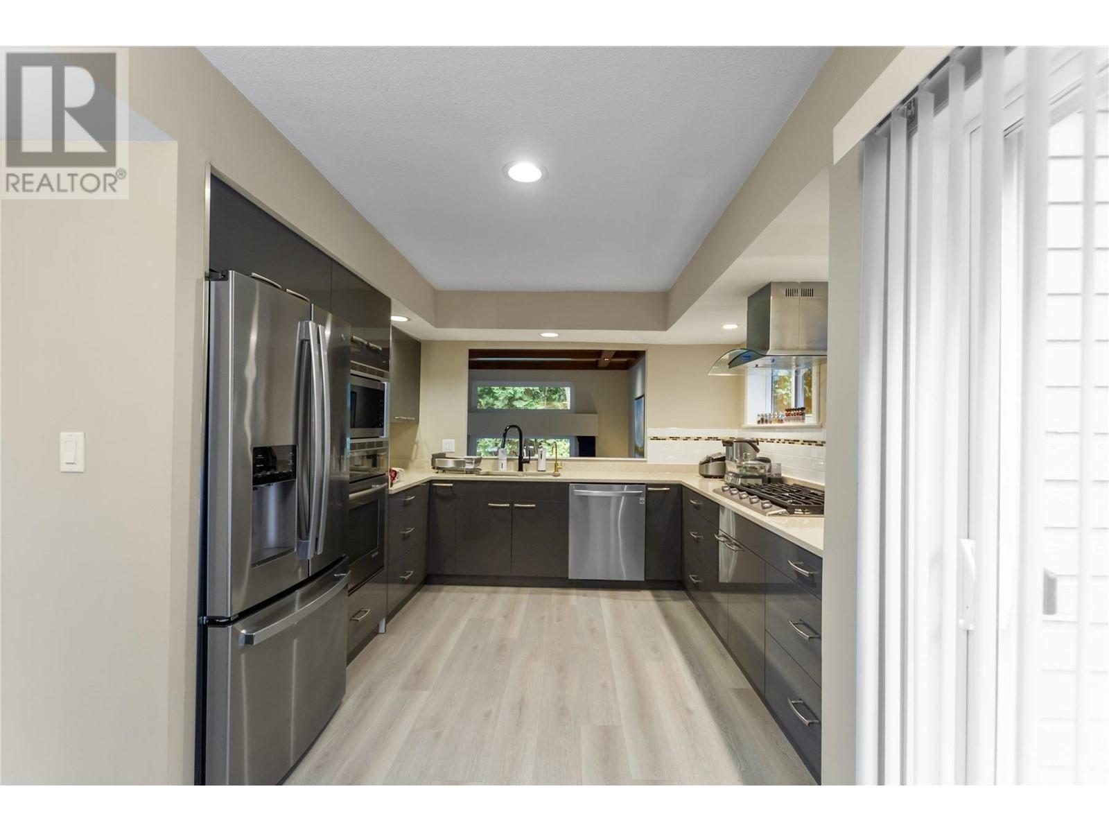 5655 White Pine Lane, North Vancouver, British Columbia  V7R 4S1 - Photo 6 - R2972802