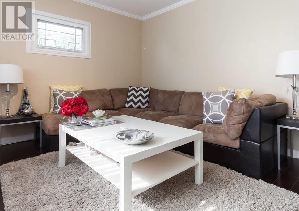 417 Garrett Street, New Westminster, British Columbia  V3L 3S1 - Photo 2 - R2974453