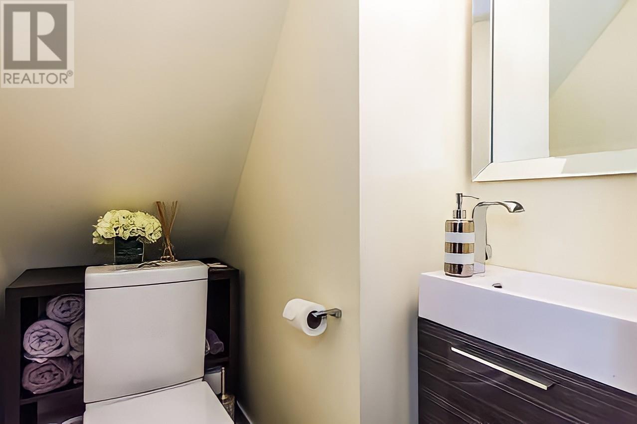 417 Garrett Street, New Westminster, British Columbia  V3L 3S1 - Photo 6 - R2974453