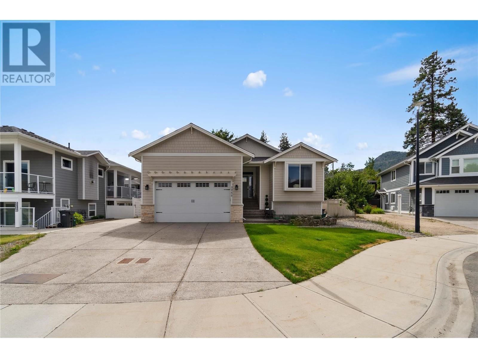 3955 Moore Place, Armstrong, British Columbia  V0E 1B4 - Photo 2 - 10337612