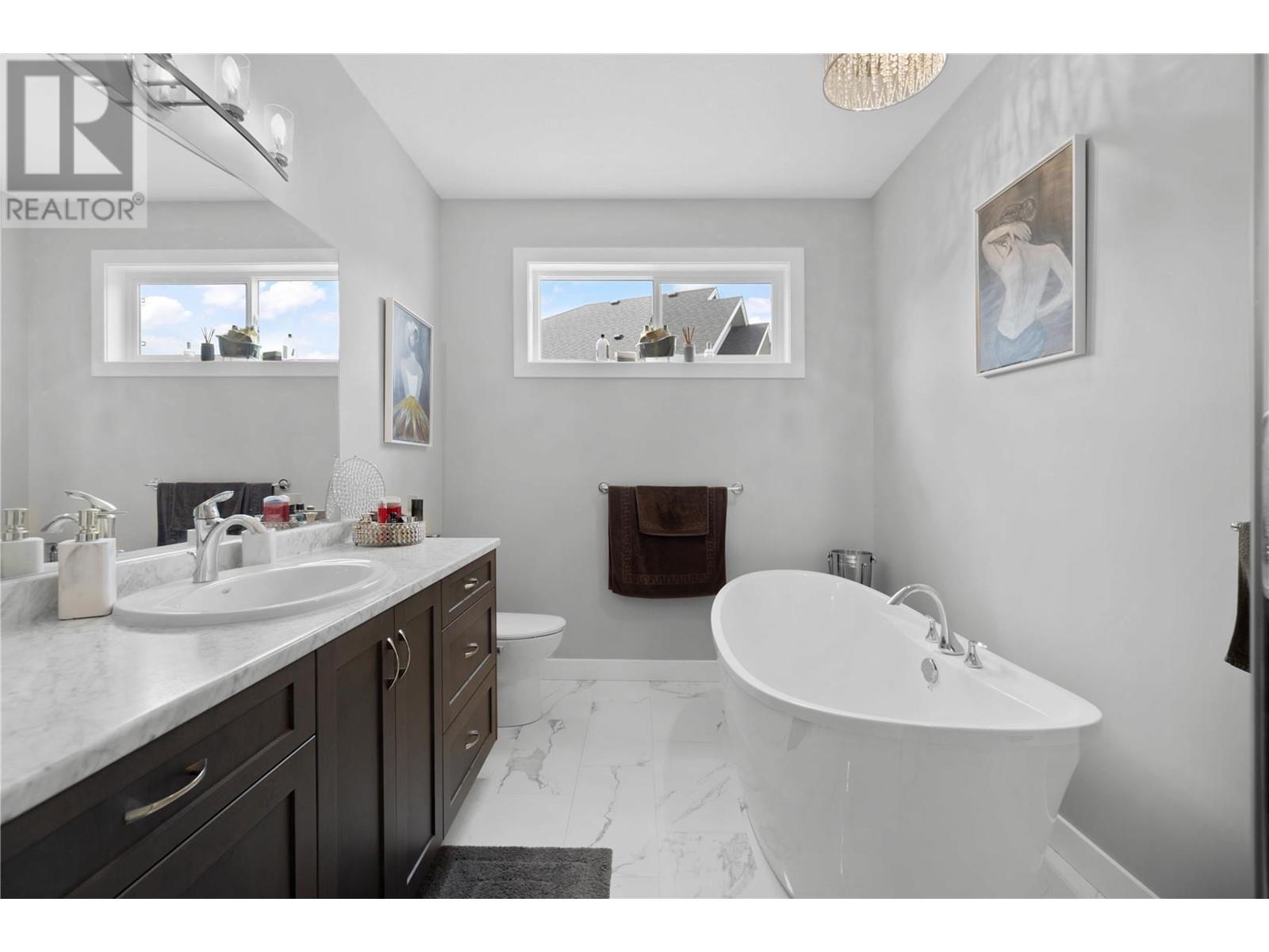 3955 Moore Place, Armstrong, British Columbia  V0E 1B4 - Photo 11 - 10337612
