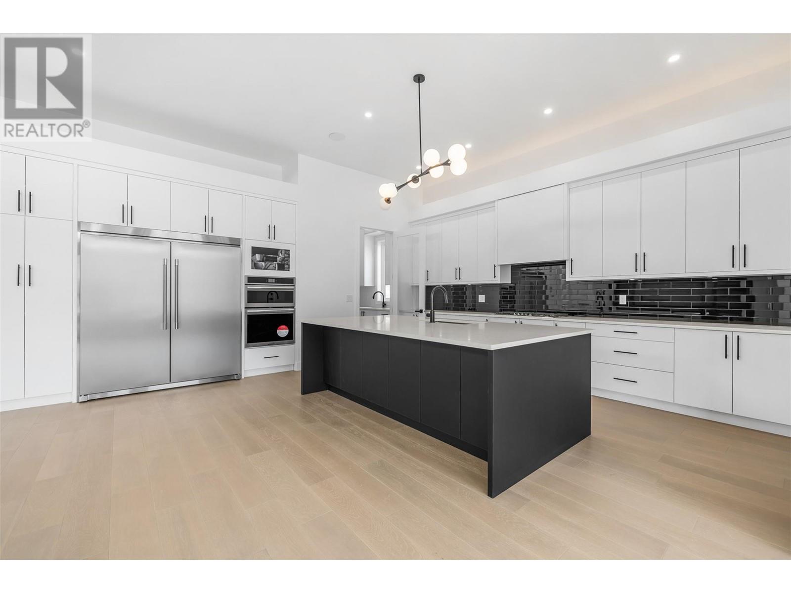 Property at 1001 MELROSE Street image 4