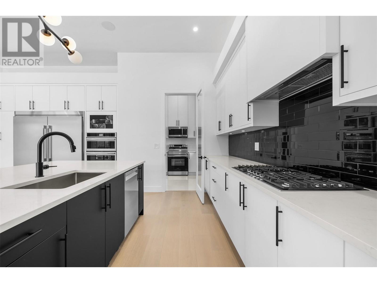 1001 Melrose Street, Kelowna, British Columbia  V1P 0A8 - Photo 13 - 10337808