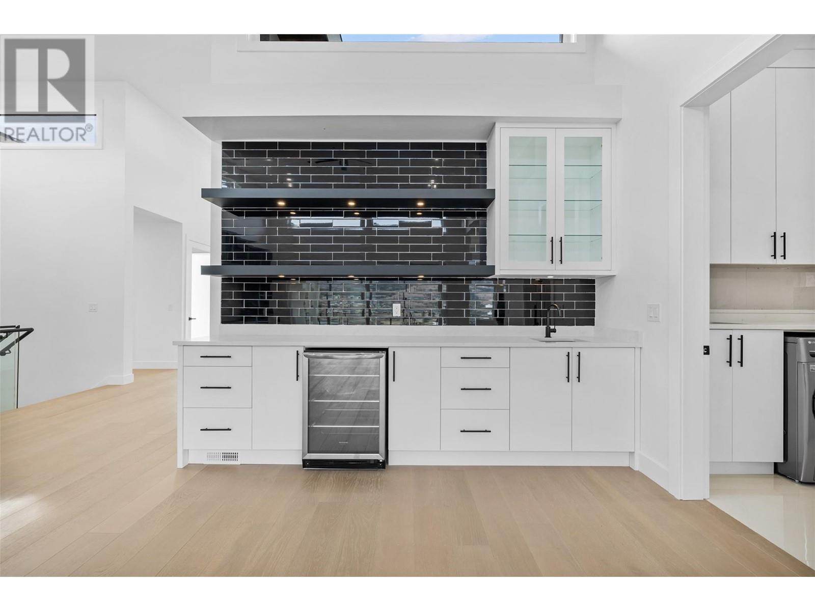 Property at 1001 MELROSE Street image 1