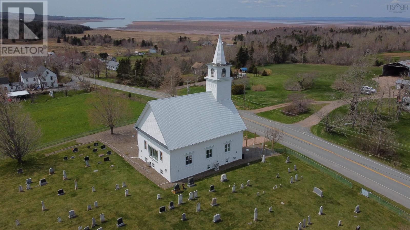 8096 Highway 215 Highway, Selma, Nova Scotia  B0N 1T0 - Photo 4 - 202504303