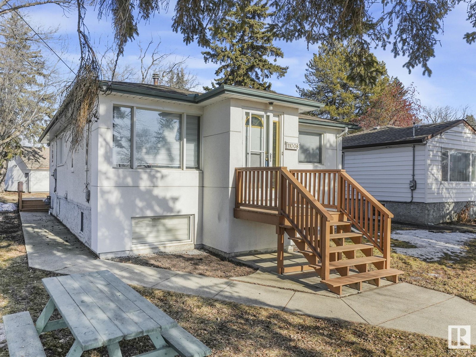 Property at 11008 60 AV NW image 2