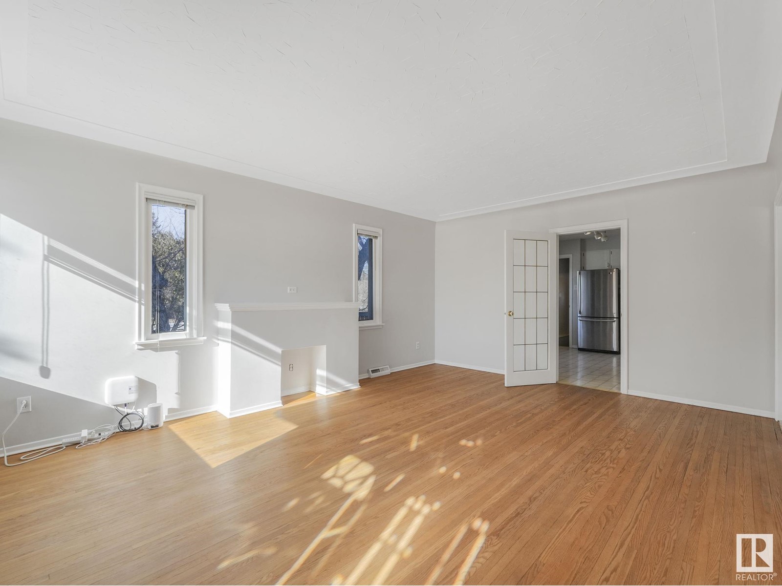 Property at 11008 60 AV NW image 4