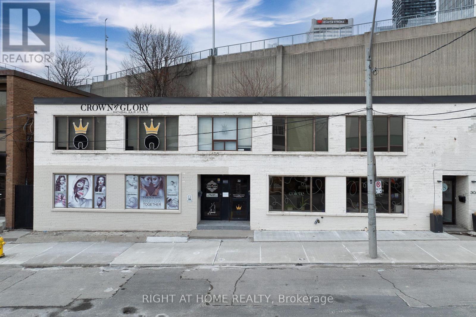 Property at 34 BERWICK AVENUE image 4