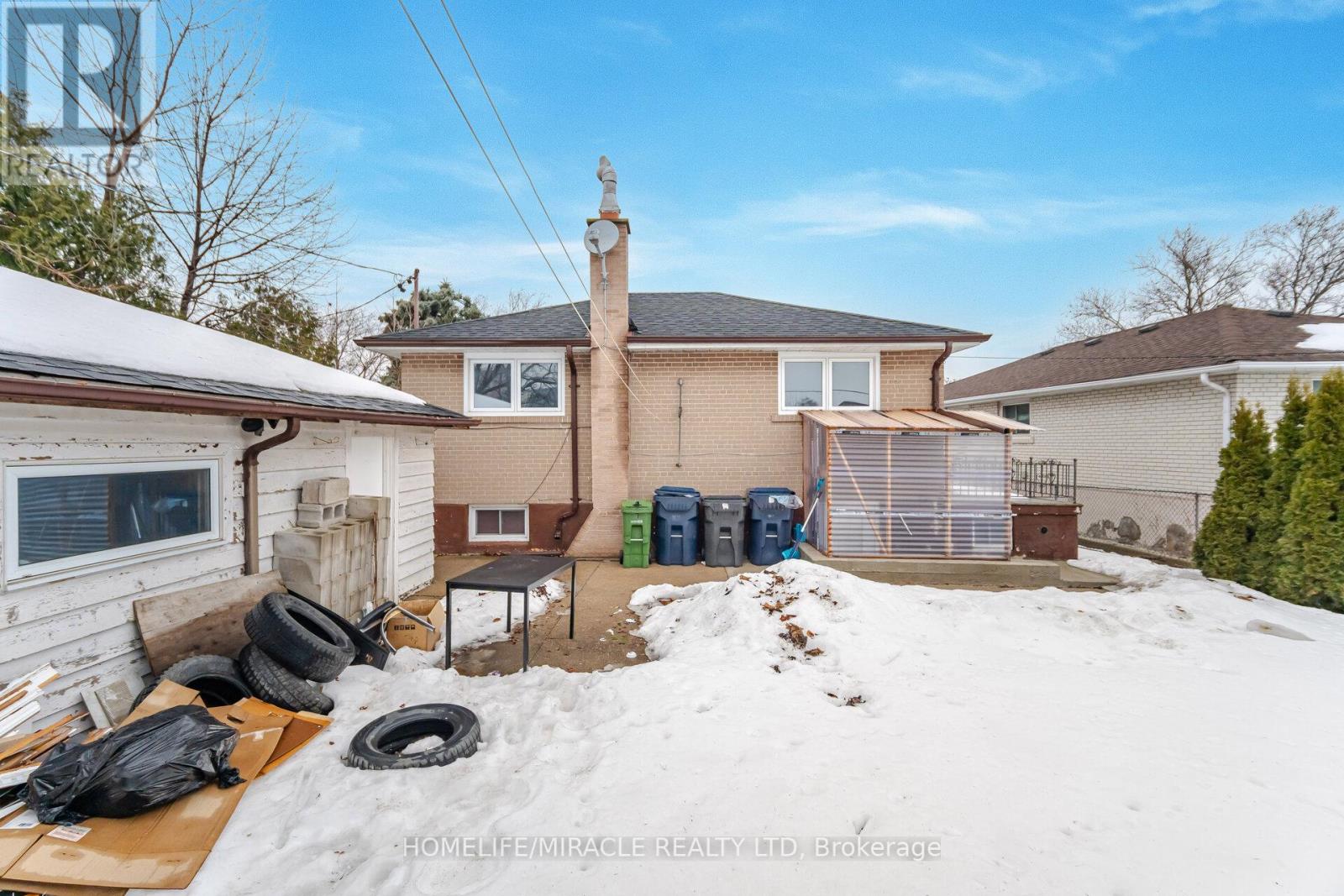 23 Strathavon Drive, Toronto, Ontario  M9V 2H4 - Photo 47 - W12002965