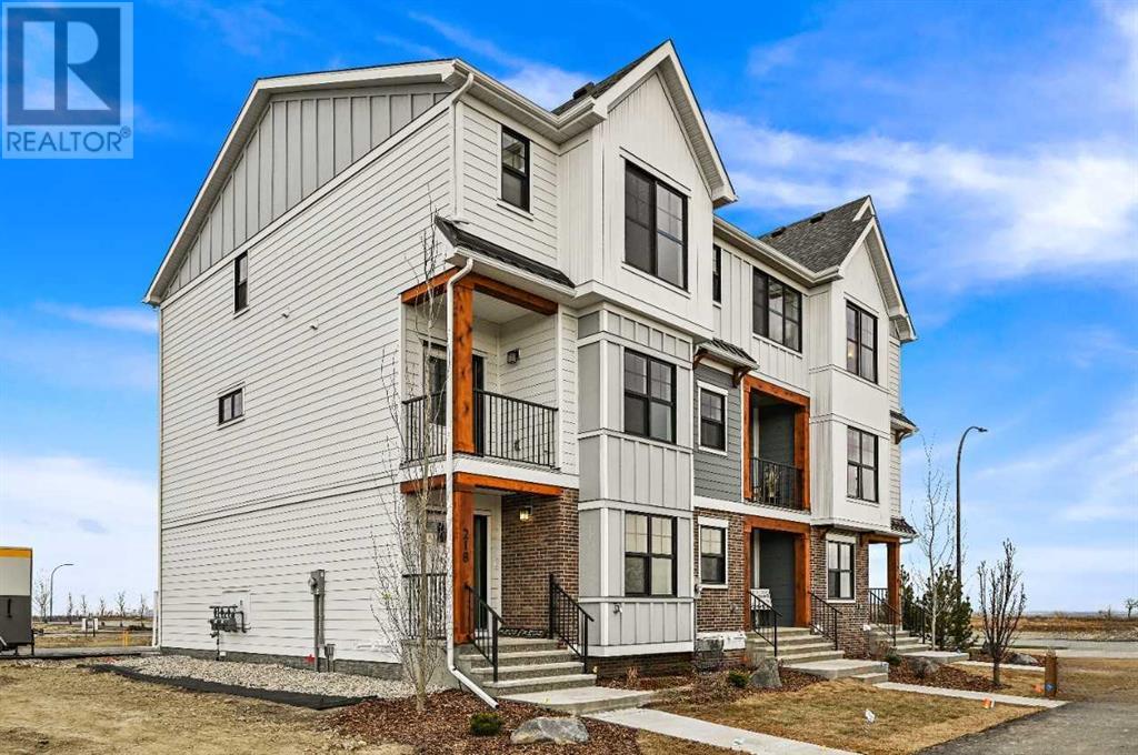Property at 870 Alpine Avenue SW image 2
