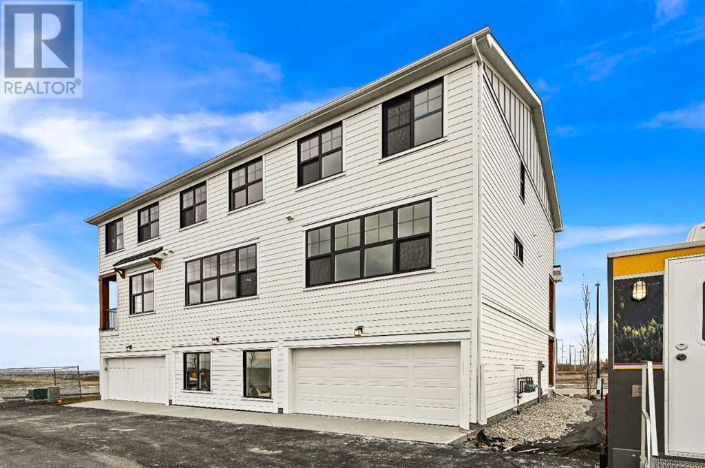 Property at 870 Alpine Avenue SW image 3