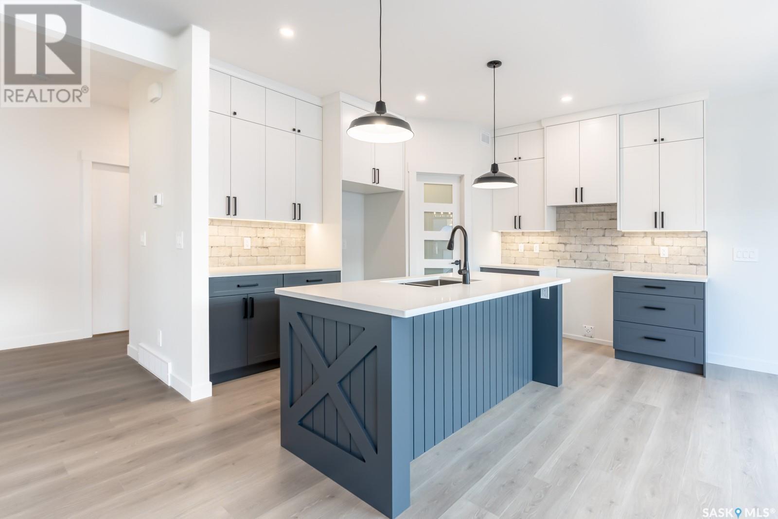 Property at 507 Doran CRESCENT image 2