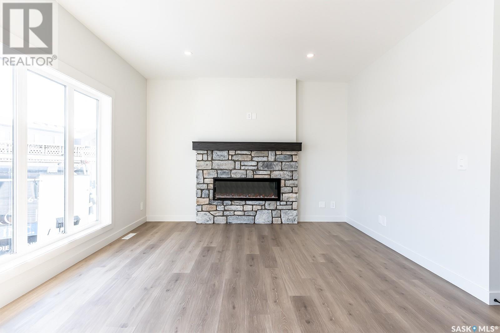 Property at 507 Doran CRESCENT image 4